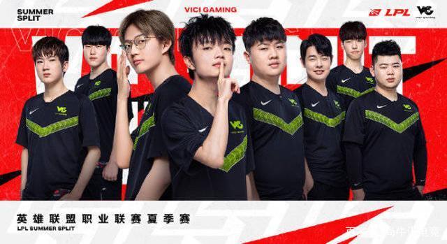 一个围绕睡 一个围绕睡