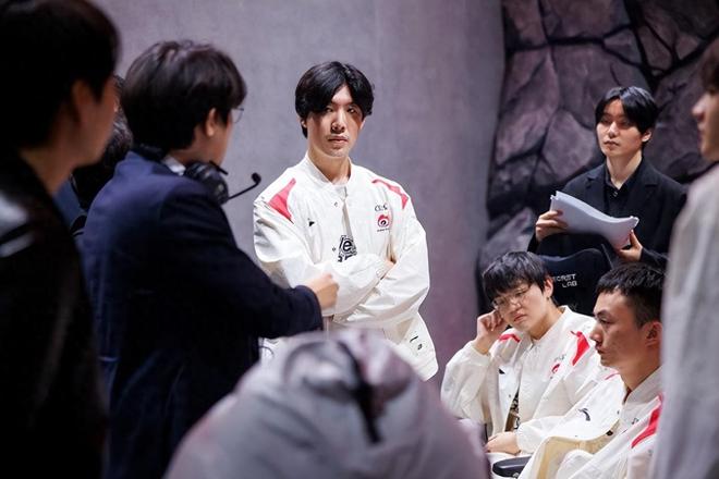 强的防守回 强的防守回