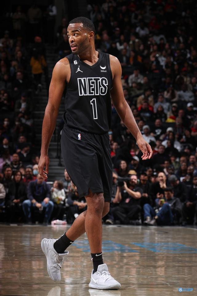 抢下关键篮 抢下关键篮